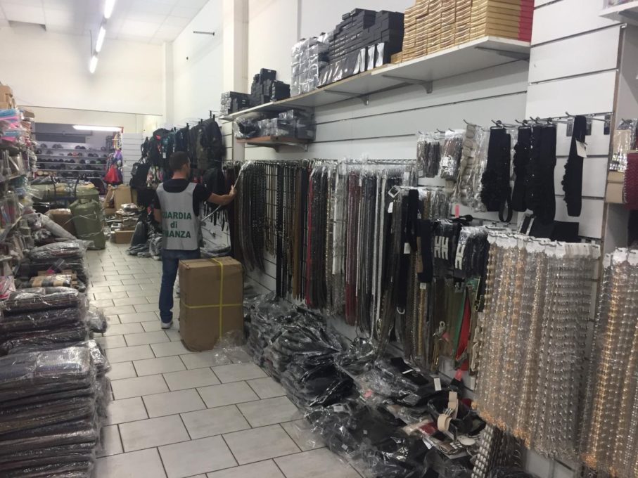 MISTERBIANCO: SEQUESTRATI OLTRE 4,6 MILIONI DI PRODOTTI CONTRAFFATTI