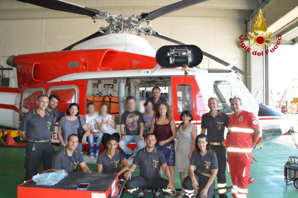DELEGAZIONE DELL'ASSOCIAZIONE FAMIGLIE PERSONE DOWN NELLA SEDE AEROPORTUALE DEI VIGILI DEL FUOCO DI CATANIA