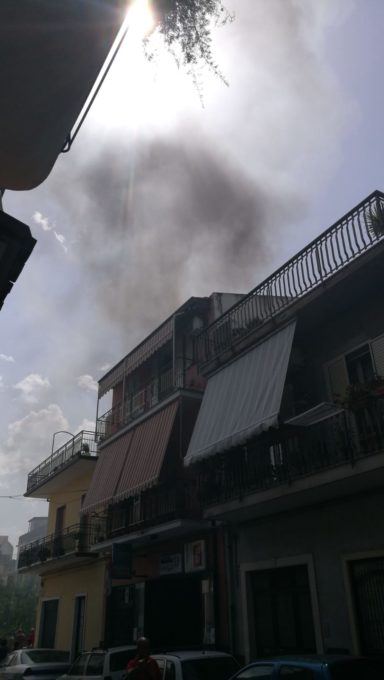 PATERNO': INCENDIO IN UNA ABITAZIONE, MORTI DUE CAGNOLINI - LE FOTO