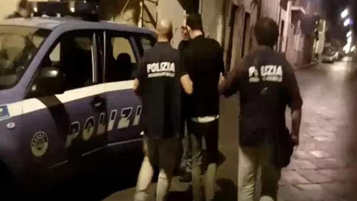 CATANIA: DROGA E ARMI: 21 ARRESTI, CI SONO ANCHE DUE POLIZIOTTI E UN CARABINIERE. I NOMI E FOTO - 