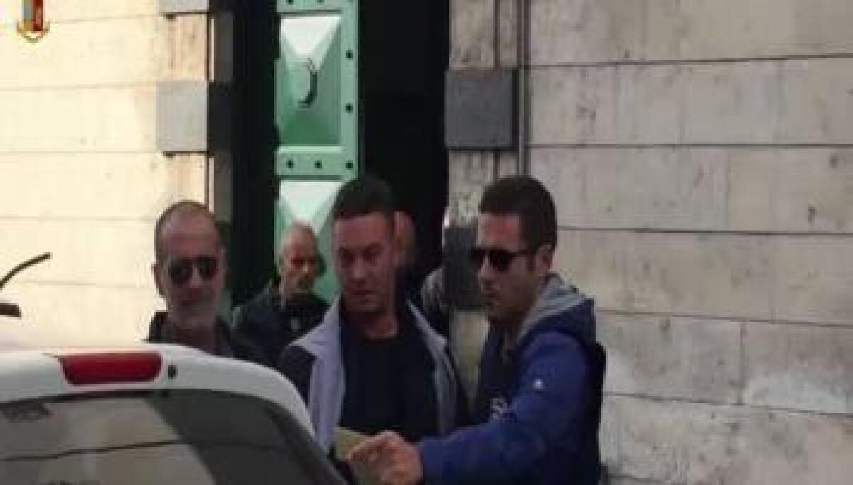 MAFIA, PIZZO DI NATALE AD UN MECCANICO DI NICOLOSI: 4 ARRESTI - 