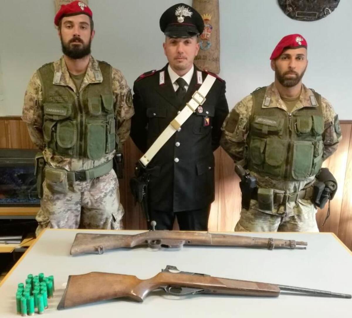 SANTA MARIA DI LICODIA: I “CACCIATORI DI SICILIA” SCOVANO ARMI CLANDESTINE IN UN OVILE, ARRESTATO - 
