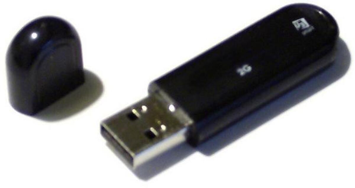 TRAPANI: CHIAVETTA USB, POLIZIOTTO PERDE TRE DITA DELLA MANO - 