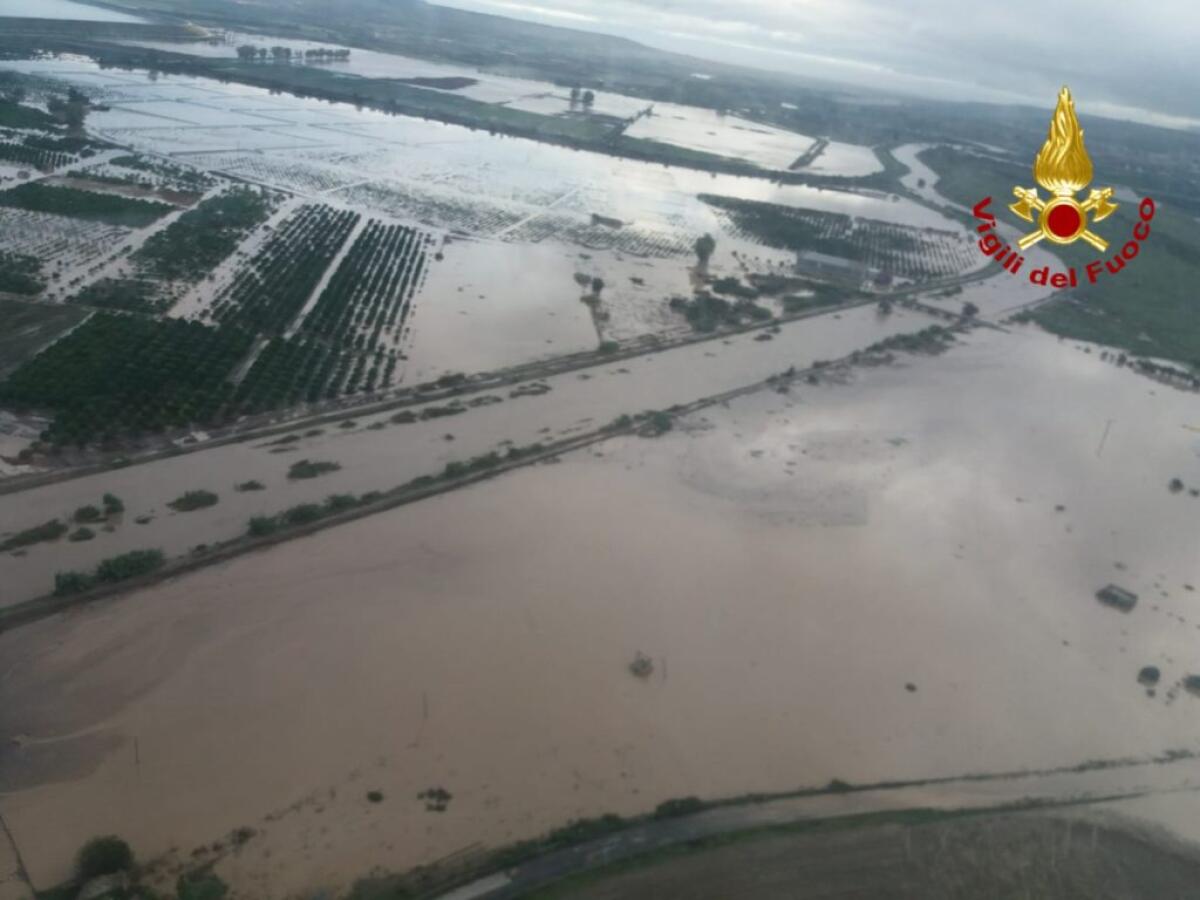 NUOVO VIOLENTO NUBIFRAGIO: FIUME DI FANGO SULLA STATALE 417 CATANIA-GELA - 