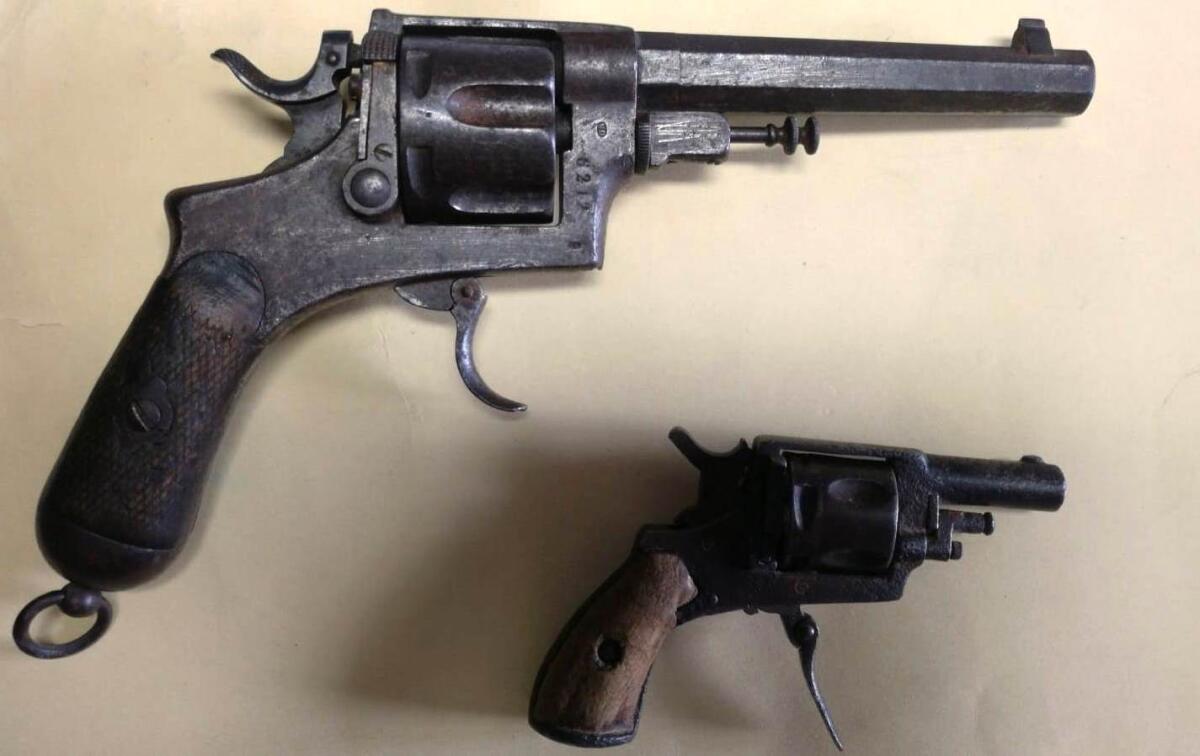 SANTA MARIA DI LICODIA: PENSIONATO IN MANETTE, DETENEVA IN CASA ARMI CLANDESTINE - 