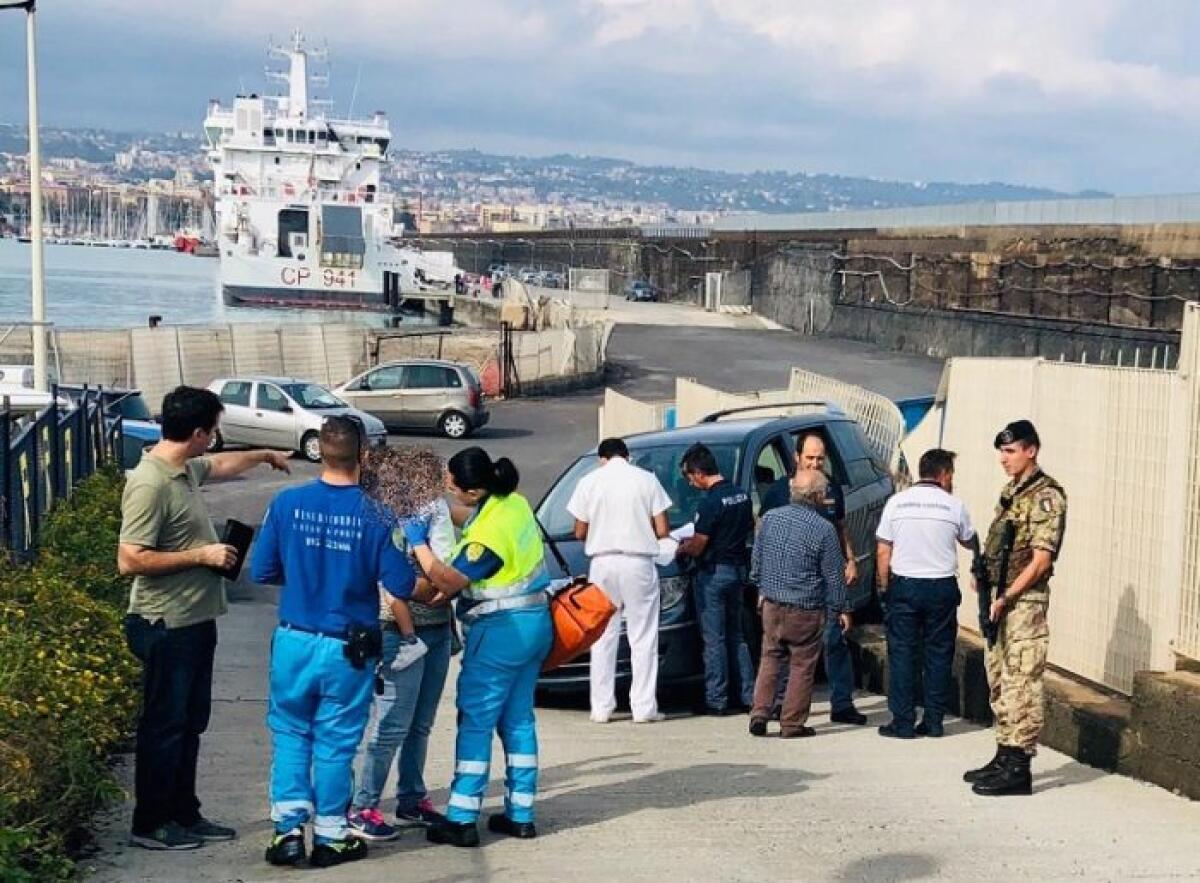CATANIA: AUTO FINISCE CONTRO SILOS, BAMBINO SOCCORSO DA UNA PATTUGLIA DELL'ESERCITO - 