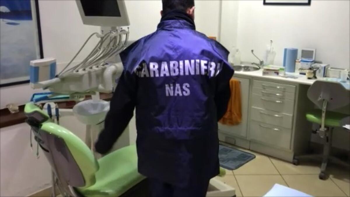 CATANIA: NAS CHIUDONO 'FALSO' STUDIO DENTISTICO, DENUNCIATI DUE FRATELLI - 