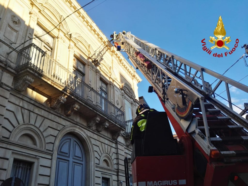 FORTISSIMA SCOSSA DI TERREMOTO , CON EPICENTRO SANTA MARIA DI LICODIA _ LE FOTO