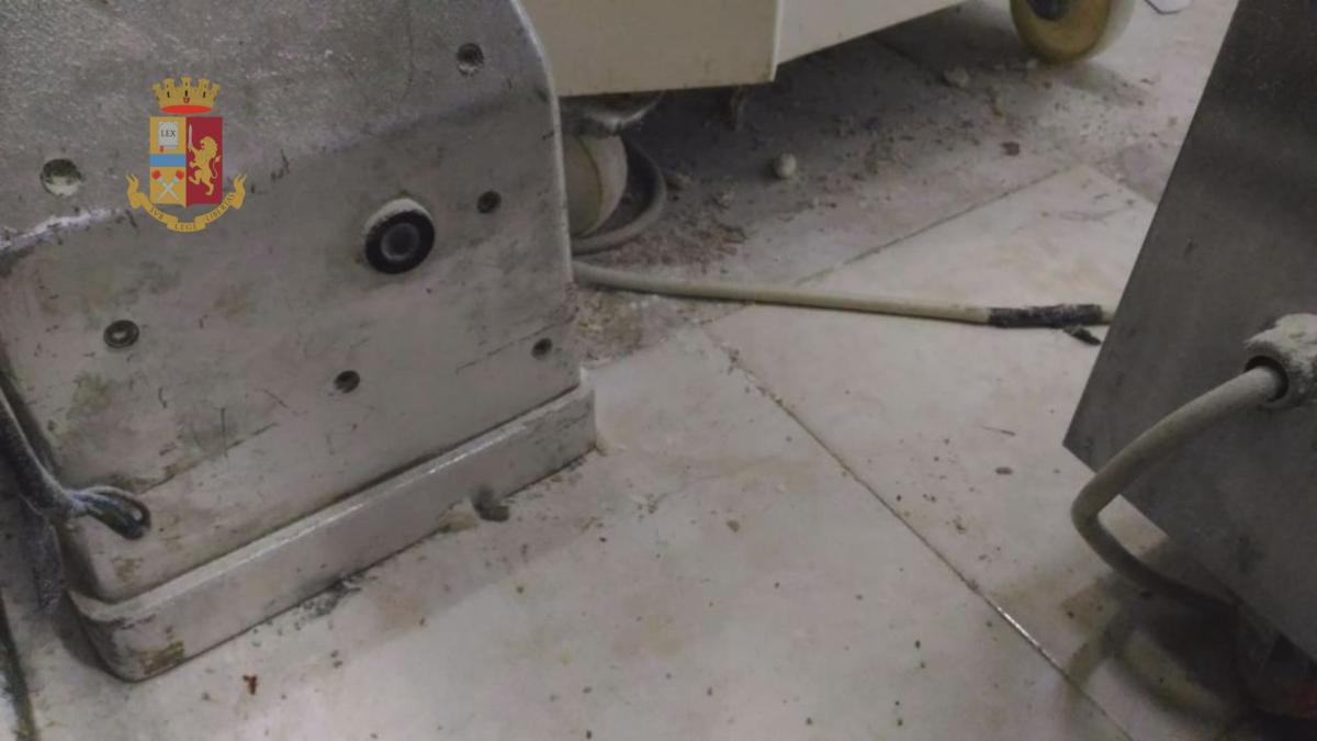 CATANIA: CARENZE IGIENICO-SANITARIE, CHIUSO UN PANIFICIO - LE FOTO
