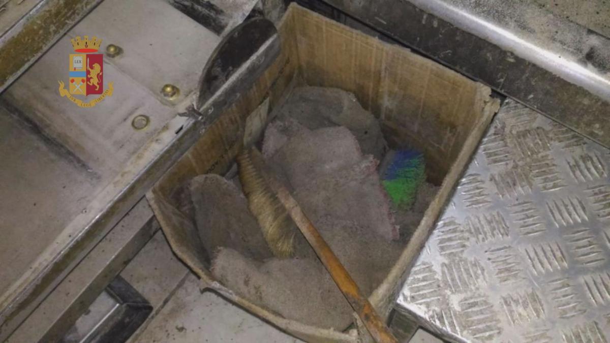 CATANIA: CARENZE IGIENICO-SANITARIE, CHIUSO UN PANIFICIO - LE FOTO