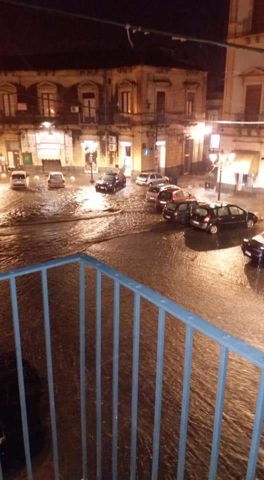 PATERNÒ BOMBA D’ACQUA COLPISCE LA ZONA - FOTO E VIDEO