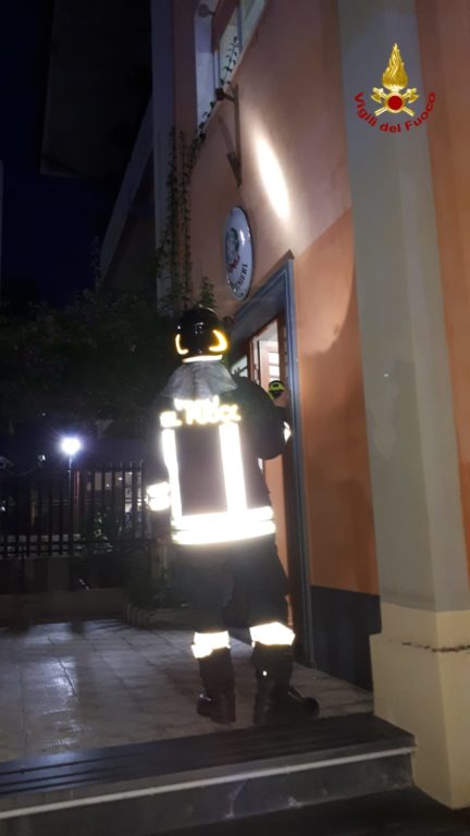 FORTISSIMA SCOSSA DI TERREMOTO , CON EPICENTRO SANTA MARIA DI LICODIA _ LE FOTO