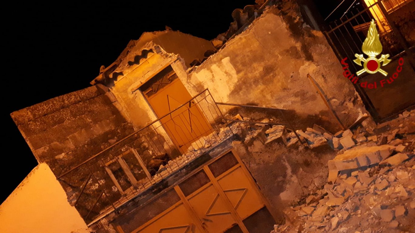 FORTISSIMA SCOSSA DI TERREMOTO , CON EPICENTRO SANTA MARIA DI LICODIA _ LE FOTO