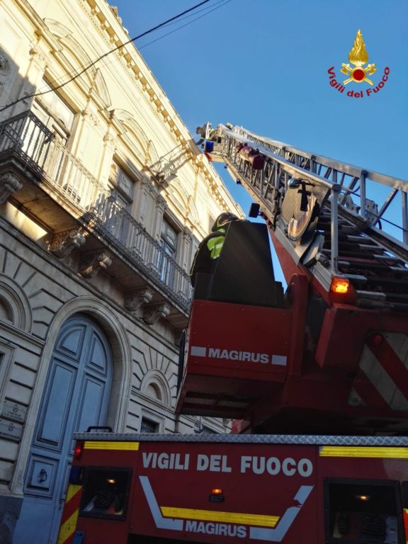 FORTISSIMA SCOSSA DI TERREMOTO , CON EPICENTRO SANTA MARIA DI LICODIA _ LE FOTO