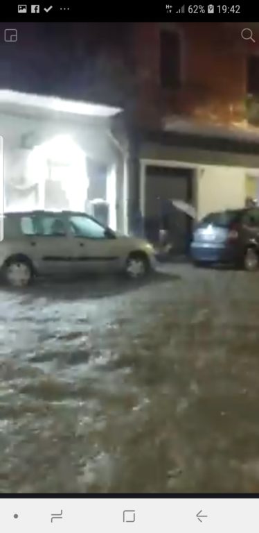 PATERNÒ BOMBA D'ACQUA COLPISCE LA ZONA