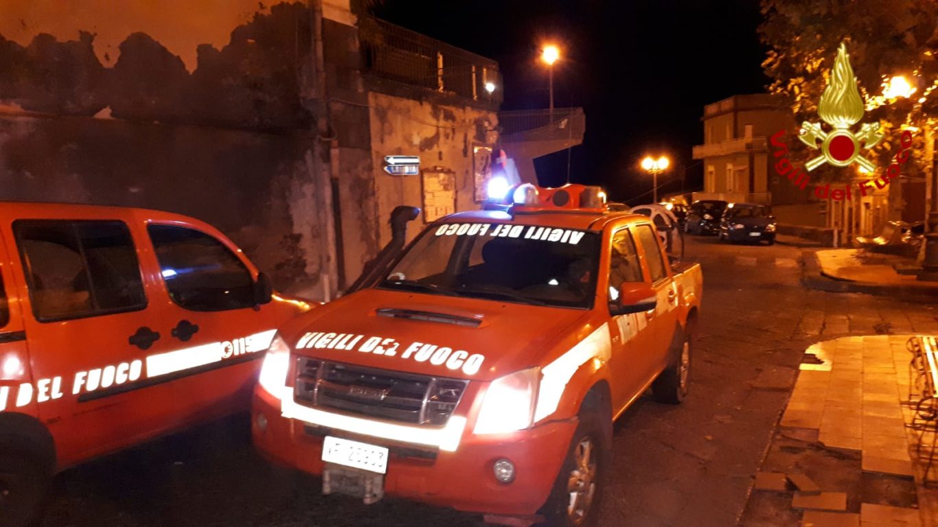 FORTISSIMA SCOSSA DI TERREMOTO , CON EPICENTRO SANTA MARIA DI LICODIA _ LE FOTO