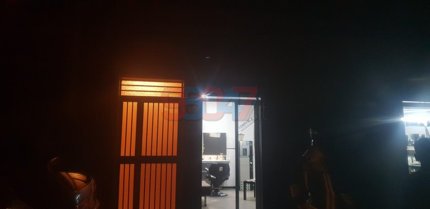 PATERNO': SCINTILLE DAI CAVI ELETTRICI, INTERVENGONO I VIGILI DEL FUOCO