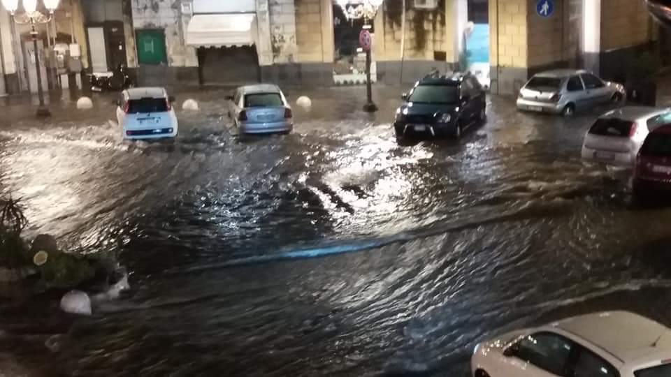 PATERNÒ BOMBA D’ACQUA COLPISCE LA ZONA - FOTO E VIDEO