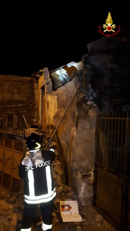 FORTISSIMA SCOSSA DI TERREMOTO , CON EPICENTRO SANTA MARIA DI LICODIA _ LE FOTO