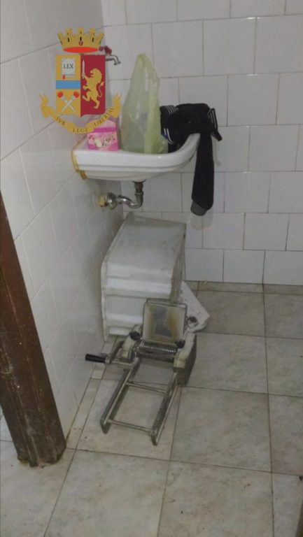 CATANIA: CARENZE IGIENICO-SANITARIE, CHIUSO UN PANIFICIO - LE FOTO