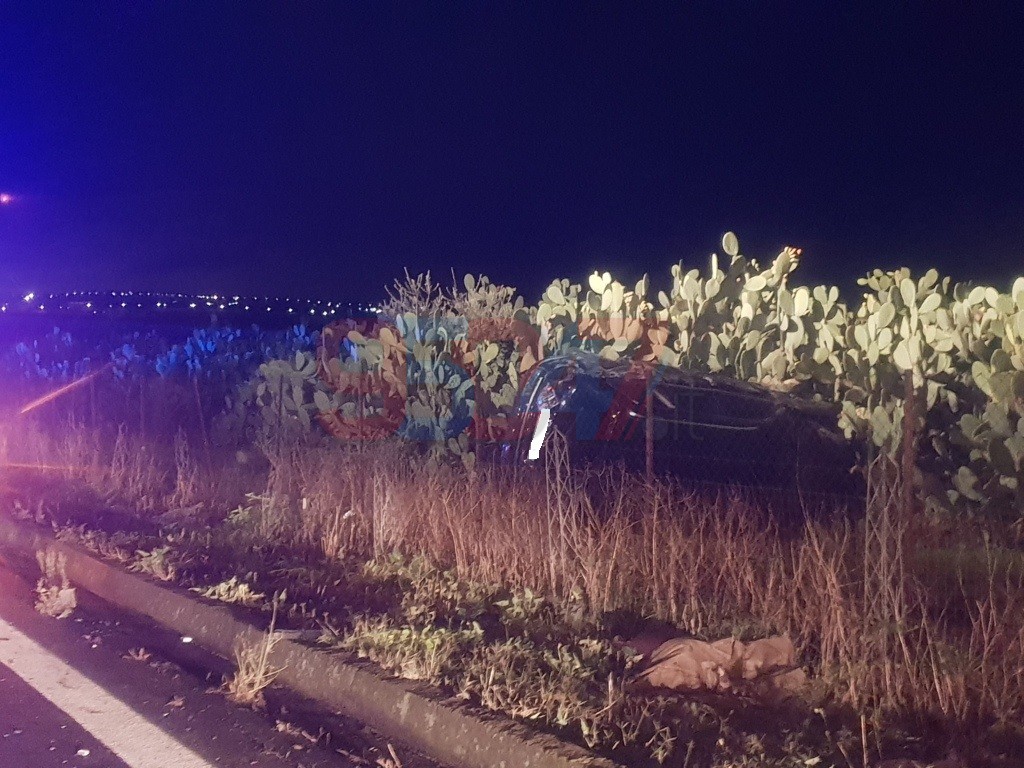 SS121 INCIDENTE, AUTO RIBALTATA