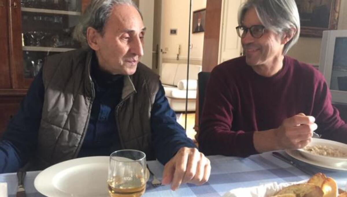 FRANCO BATTIATO RICOMPARE IN UNA FOTO SUI SOCIAL DOPO LE VOCI DI UNA PRESUNTA MALATTIA - 