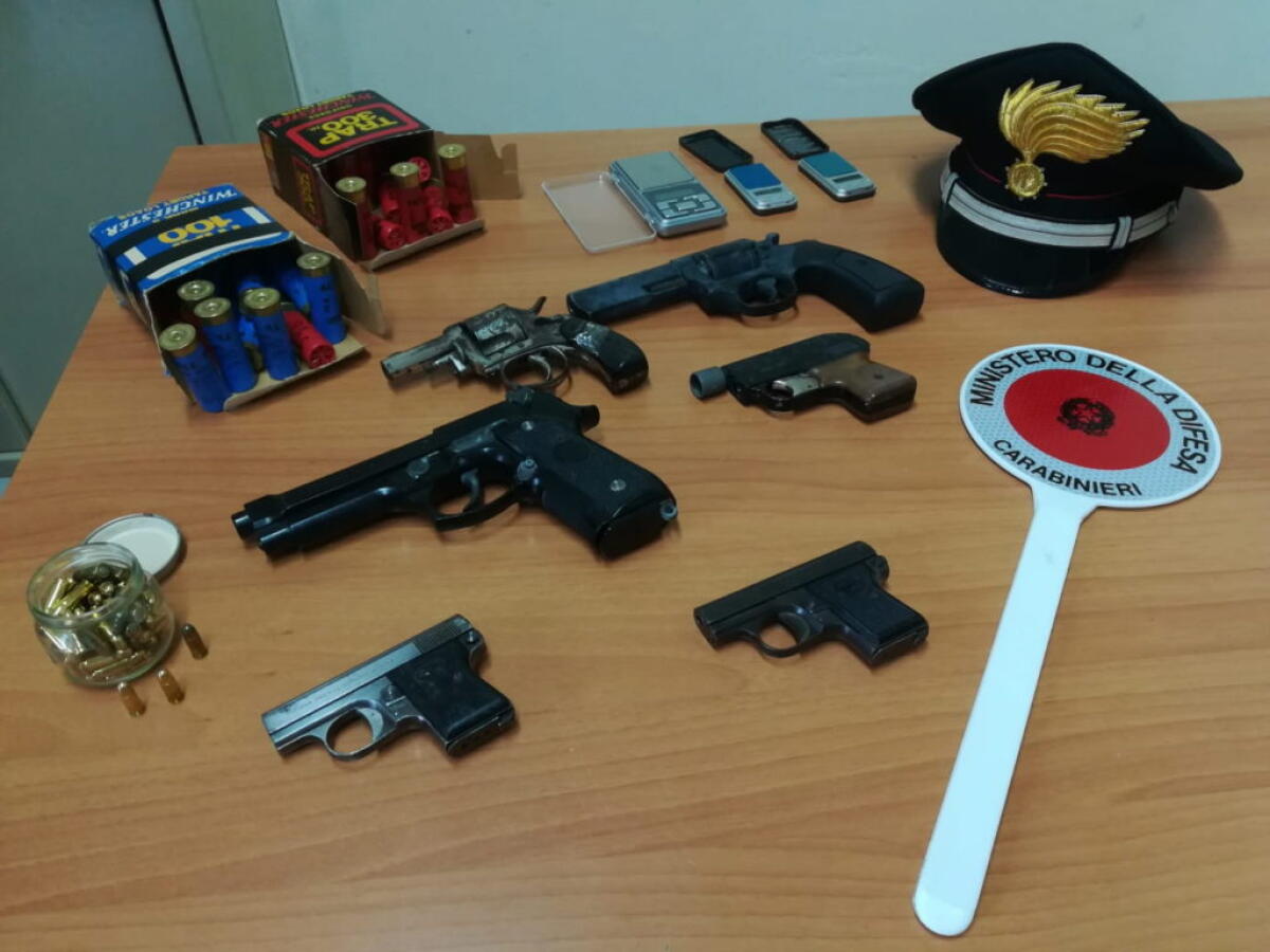 CATANIA: DUE KG COCAINA E ARMI IN CASA, ARRESTATO - 