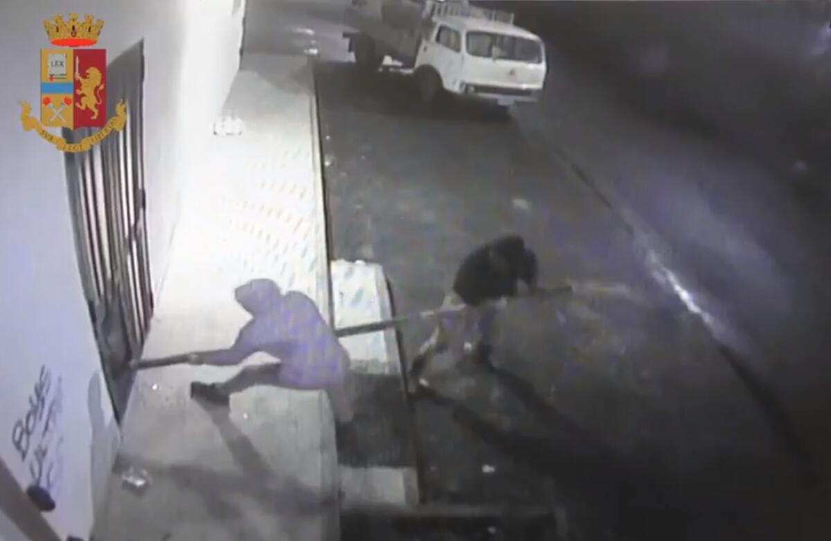 FURTI NELLE CAMPAGNE TRA ENNA E CATANIA, TREDICI ARRESTI - VIDEO - 