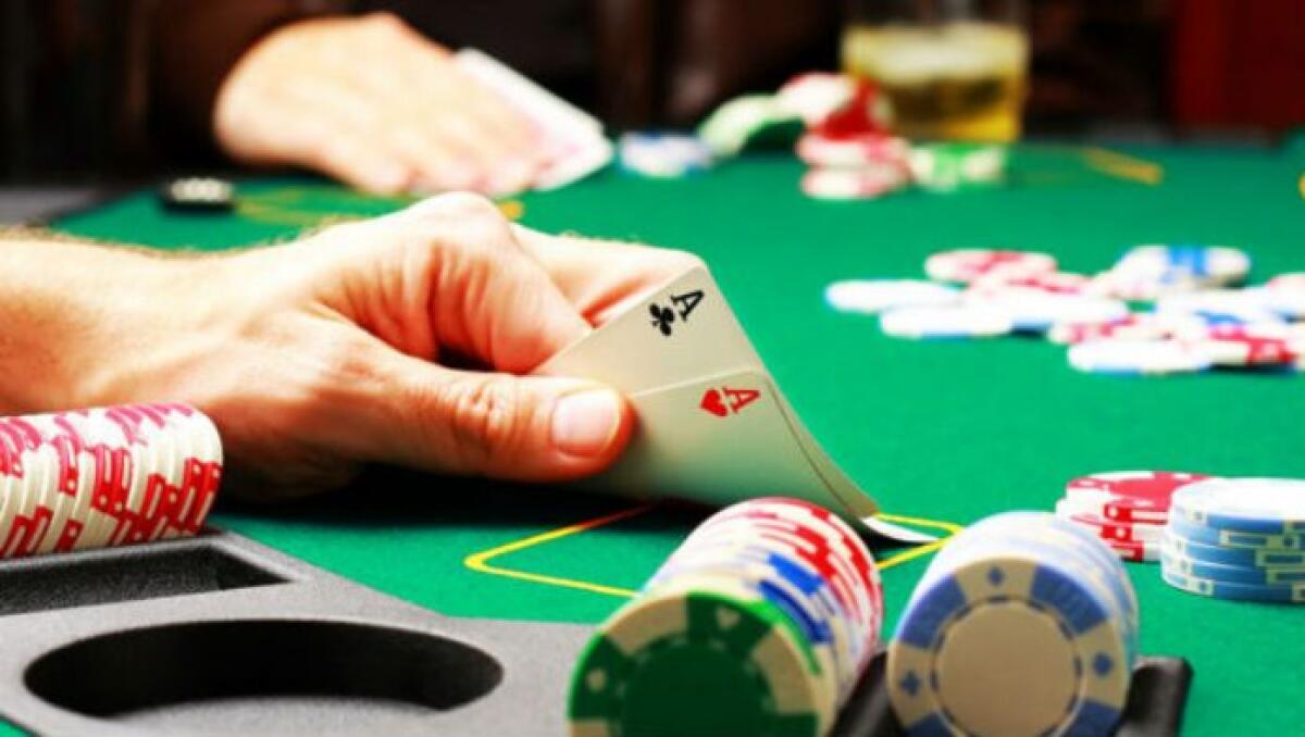 MOGLI FANNO SOFFIATA AI CARABINIERI, SCOPERTA BISCA CLANDESTINA A GELA - 