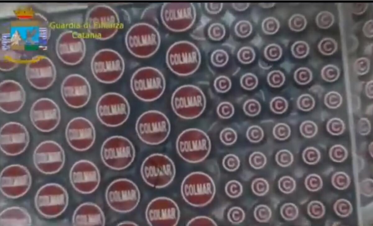 CATANIA: SEQUESTRATI DALLA GUARDIA DI FINANZA 180 MILA PRODOTTI CONTRAFFATTI,  TRE DENUNCIATI - 