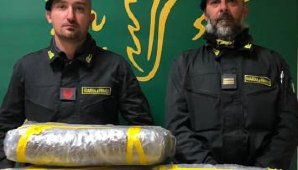 CATANIA: SEQUESTRATI 42 CHILI DI MARIJUANA AL CASELLO DI SAN GREGORIO, DUE ARRESTI - 