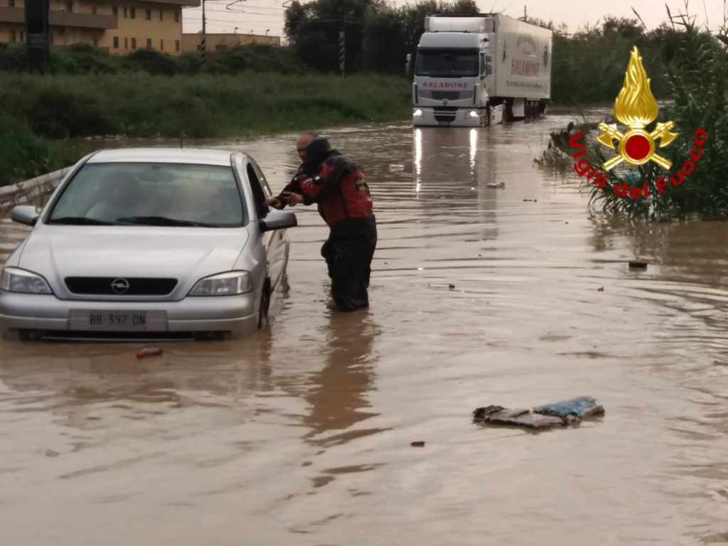NUBIFRAGIO NEL CATANESE, ALLAGAMENTI E GHIACCIO - FOTO
