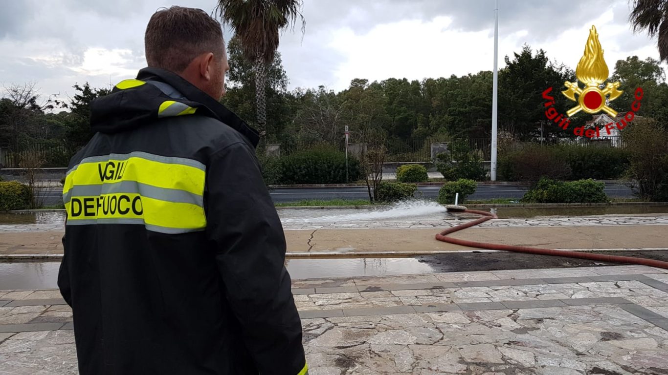 CATANIA: ALLAGATO IL CIRCO ACQUATICO, INTERVENTO DEI VIGILI DEL FUOCO