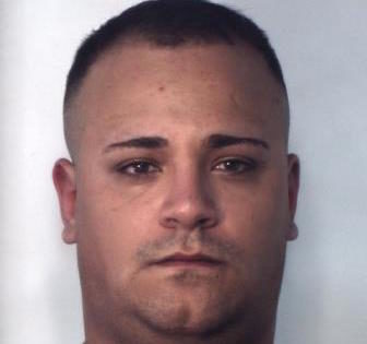 MISTERBIANCO: SPACCIA DROGA DAVANTI AI BAMBINI, ARRESTATO