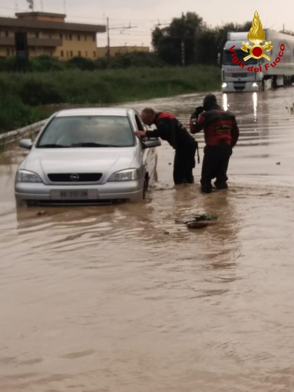 NUBIFRAGIO NEL CATANESE, ALLAGAMENTI E GHIACCIO - FOTO