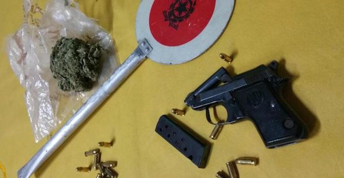 CATANIA: SEQUESTRATE IN UN’ABITAZIONE UNA PISTOLA, MUNIZIONI E STUPEFACENTI. ARRESTATO UN CATANESE. - 
