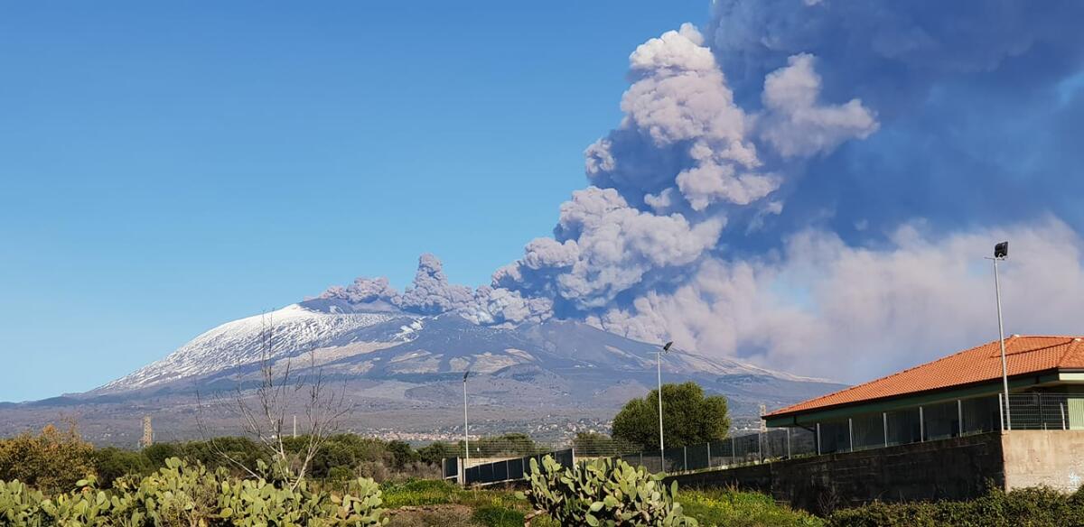 ETNA: DUE FRATTURE SUL VULCANO, COMUNICATO DELL'INGV - 