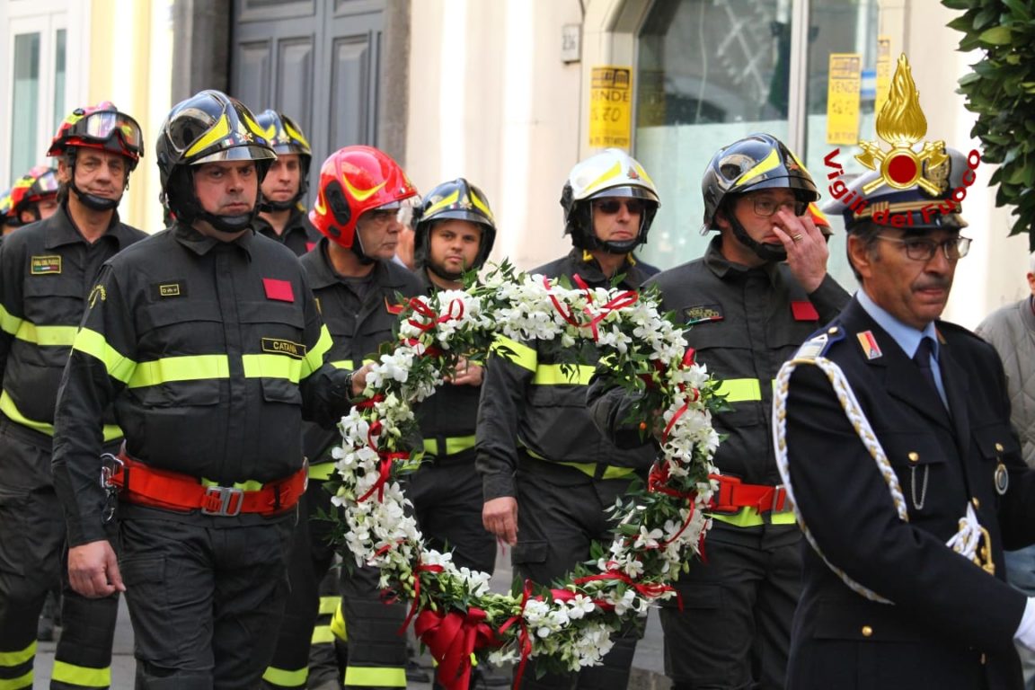 PATERNÒ: OMAGGIO DEI VIGILI DEL FUOCO A  SANTA BARBARA