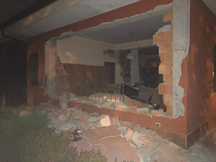 LE PRIME FOTO - FORTE SCOSSA DI TERREMOTO 4.8 CON EPICENTRO VIAGRANDE