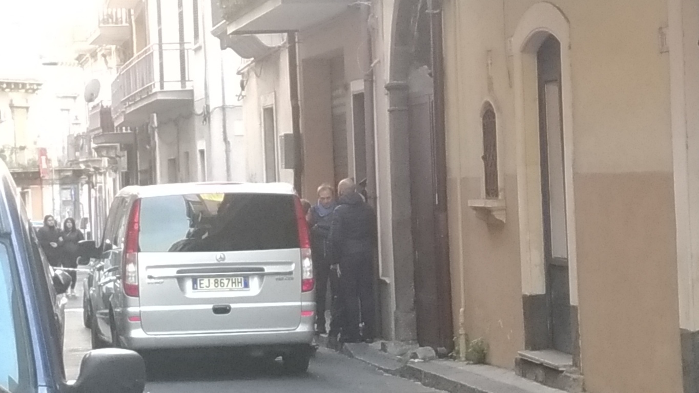 CHOC A PATERNO', BROKER UCCIDE MOGLIE E FIGLI DI 6 E 4 ANNI E SI SUICIDA