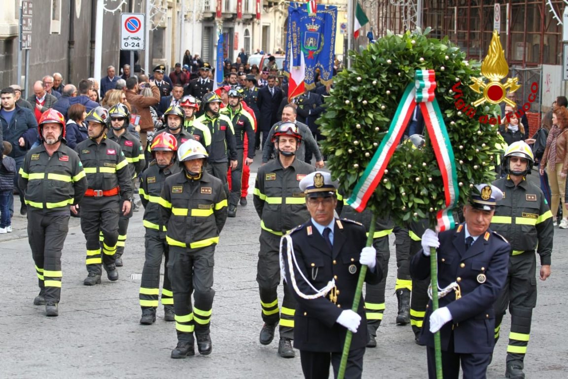 PATERNÒ: OMAGGIO DEI VIGILI DEL FUOCO A  SANTA BARBARA