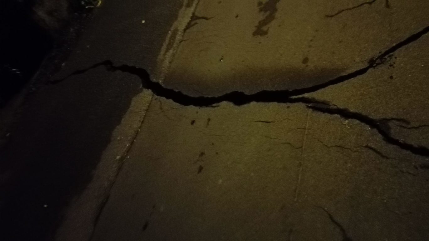 TERREMOTO: 4 FERITI LEGGERI, CHIUSA L'AUTOSTRADA A18 TRA ACIREALE E GIARRE