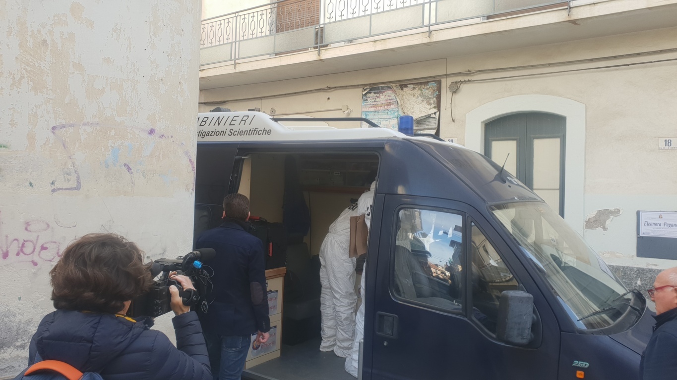 CHOC A PATERNO', BROKER UCCIDE MOGLIE E FIGLI DI 6 E 4 ANNI E SI SUICIDA