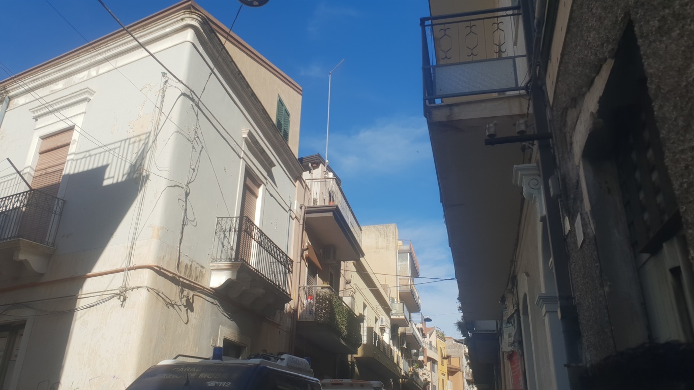 CHOC A PATERNO', BROKER UCCIDE MOGLIE E FIGLI DI 6 E 4 ANNI E SI SUICIDA