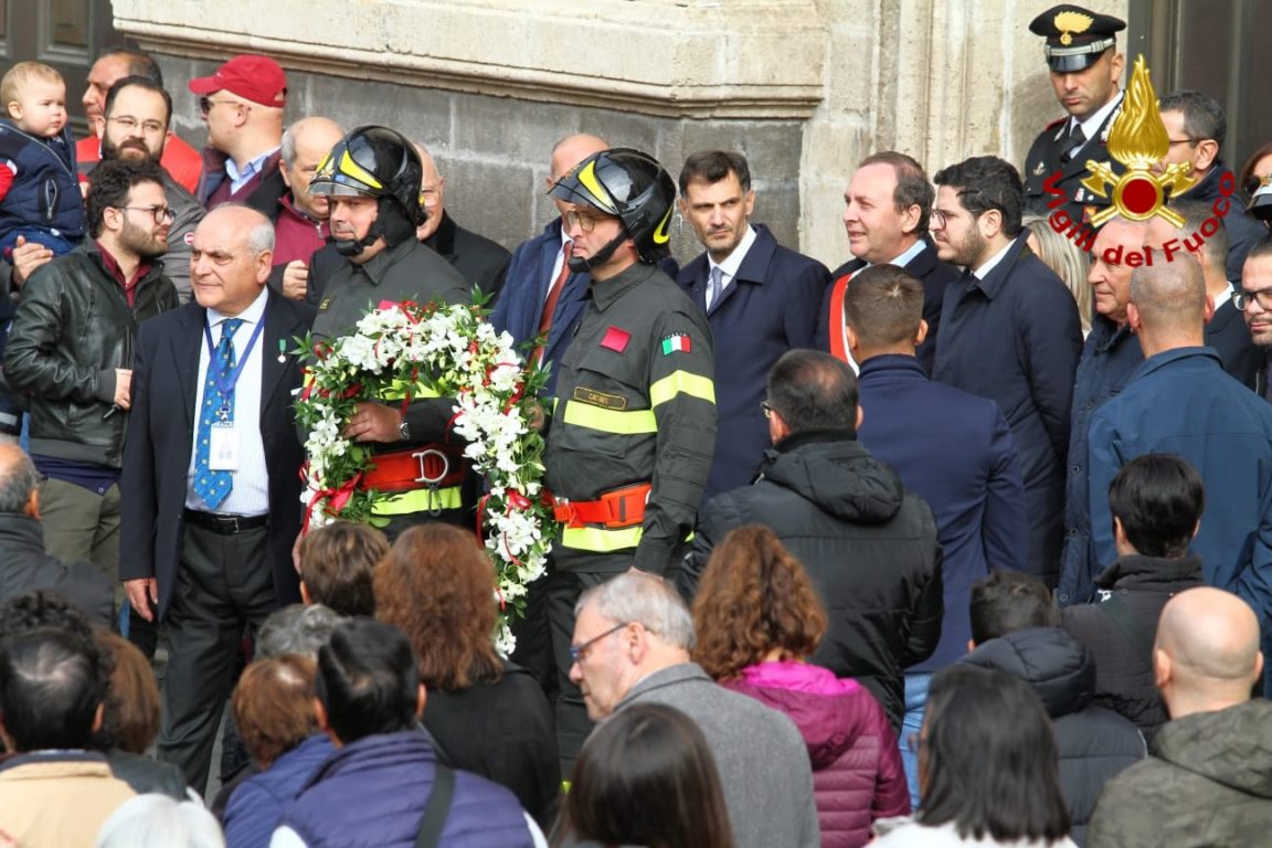 PATERNÒ: OMAGGIO DEI VIGILI DEL FUOCO A  SANTA BARBARA