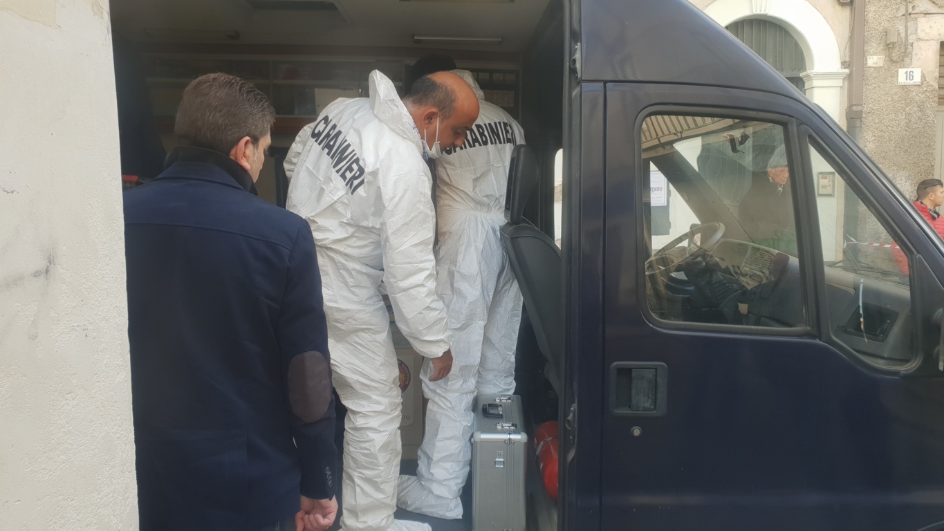 CHOC A PATERNO', BROKER UCCIDE MOGLIE E FIGLI DI 6 E 4 ANNI E SI SUICIDA