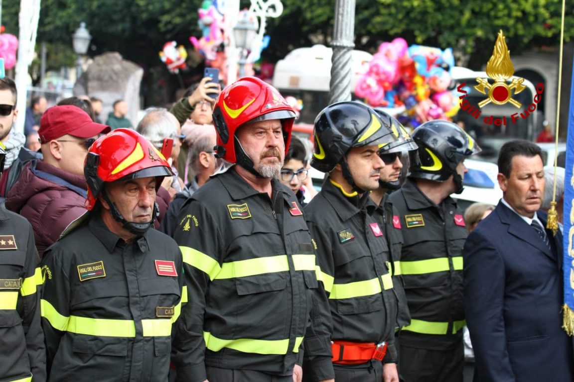 PATERNÒ: OMAGGIO DEI VIGILI DEL FUOCO A  SANTA BARBARA