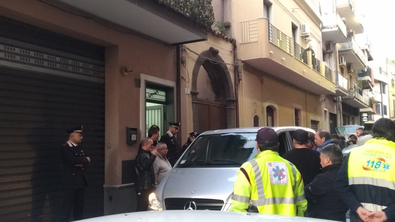 CHOC A PATERNO', BROKER UCCIDE MOGLIE E FIGLI DI 6 E 4 ANNI E SI SUICIDA