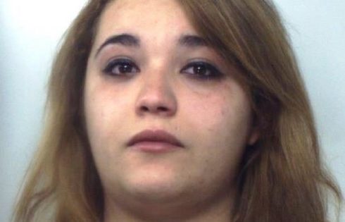 ACI SANT’ANTONIO: ARRESTATI DUE GIOVANI CONVIVENTI DEDITI ALLO SPACCIO DI DROGA, SEQUESTRATO OLTRE MEZZO CHILO DI MARIJUANA.