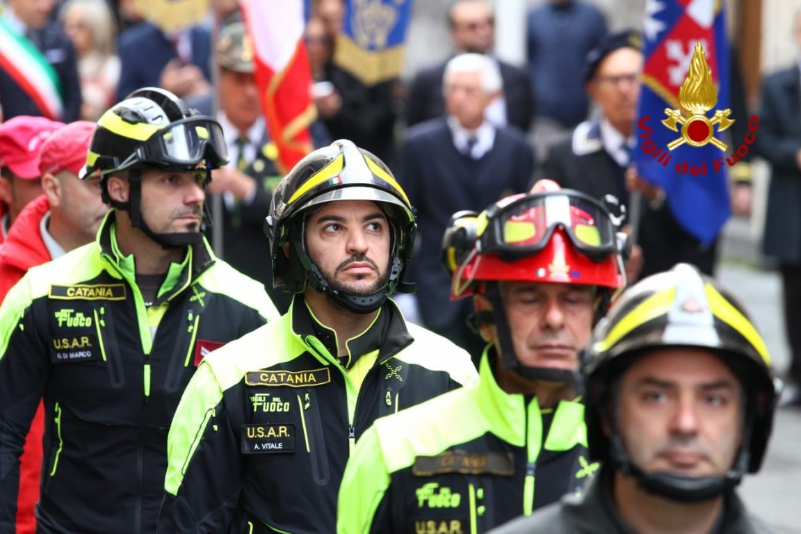 PATERNÒ: OMAGGIO DEI VIGILI DEL FUOCO A  SANTA BARBARA